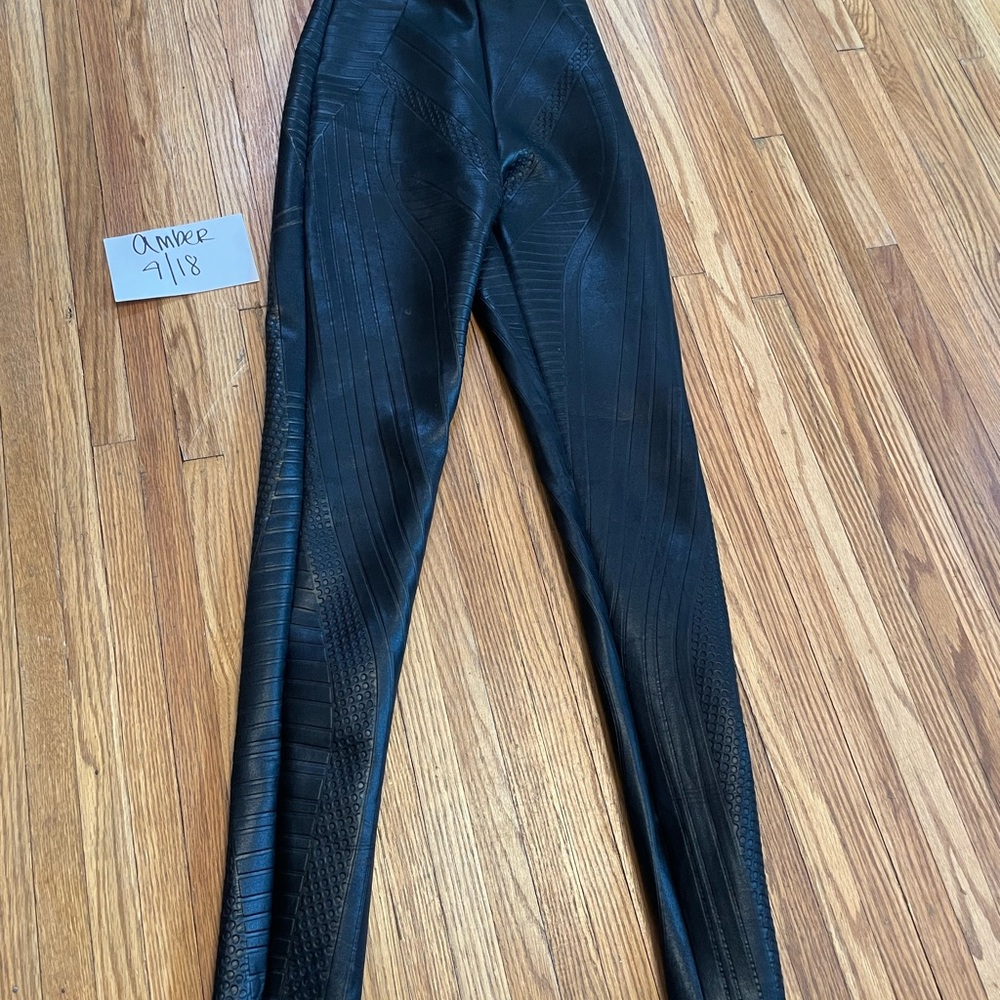Sleek Black Textured Leggings